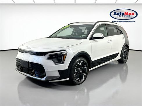 Used 2023 Kia Niro Wave w/ Wave Preserve Package image 3