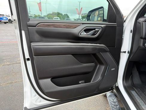 Used 2021 Chevrolet Tahoe Z71 w/ Z71 Off-Road Package AWD/4WD image 11