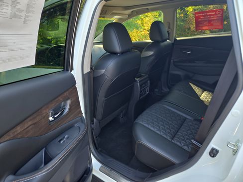 Certified 2024 Nissan Murano Platinum w/ Cargo Package image 28