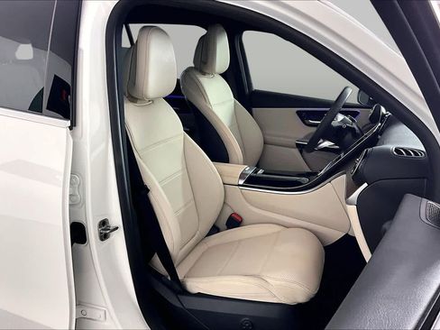 Used 2026 Mercedes-Benz GLC 300 image 8