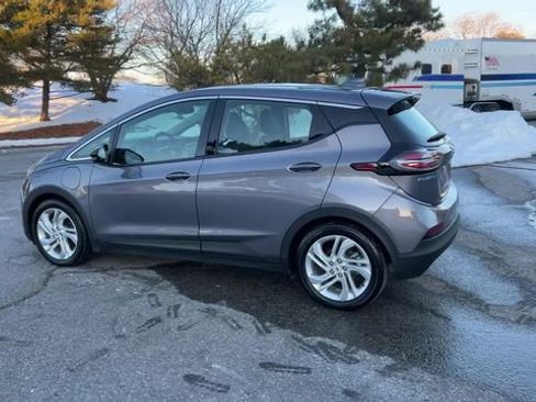 Used 2022 Chevrolet Bolt LT image 40