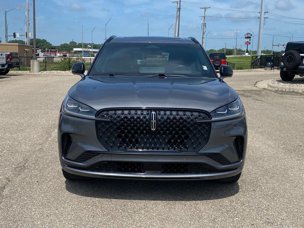 Used 2025 Lincoln Aviator Reserve w/ Equipment Group 201A AWD/4WD image 9