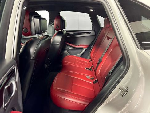 Used 2023 Porsche Macan S image 21