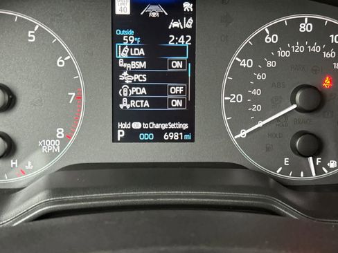 Certified 2025 Toyota Corolla LE w/ Convenience Package image 28