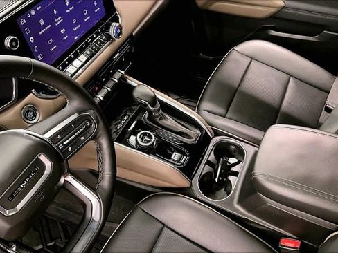 Used 2024 GMC Canyon Denali AWD/4WD image 17