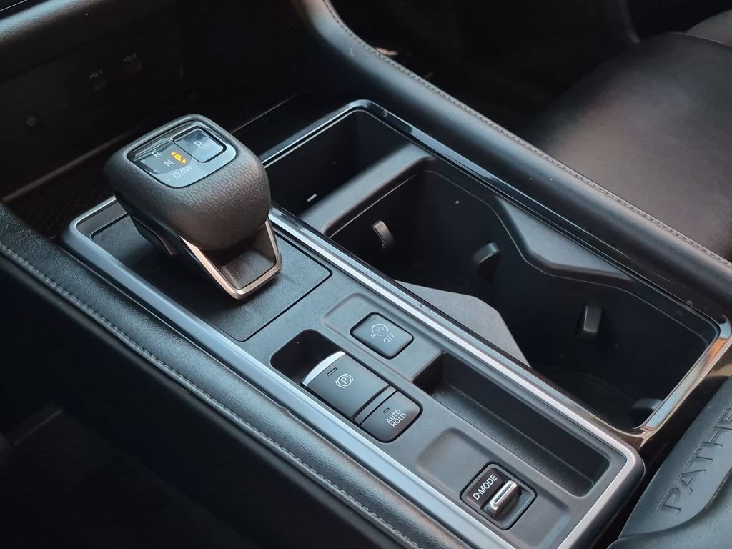 Used 2022 Nissan Pathfinder SL w/ SL Premium Package FWD image 27