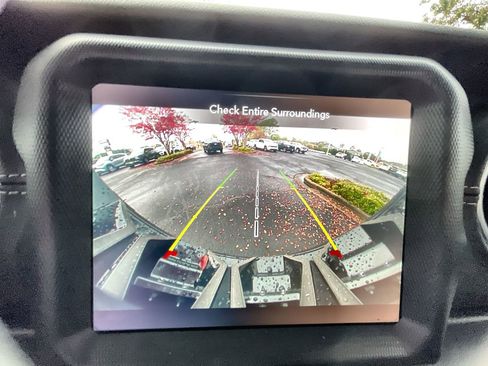 Used 2020 Jeep Wrangler Unlimited Sahara image 15