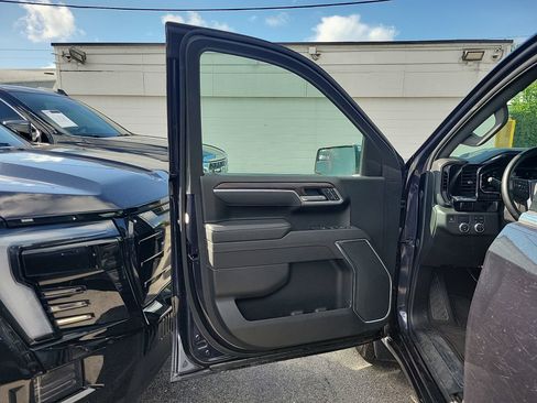 Used 2025 GMC Sierra 1500 SLT RWD image 25
