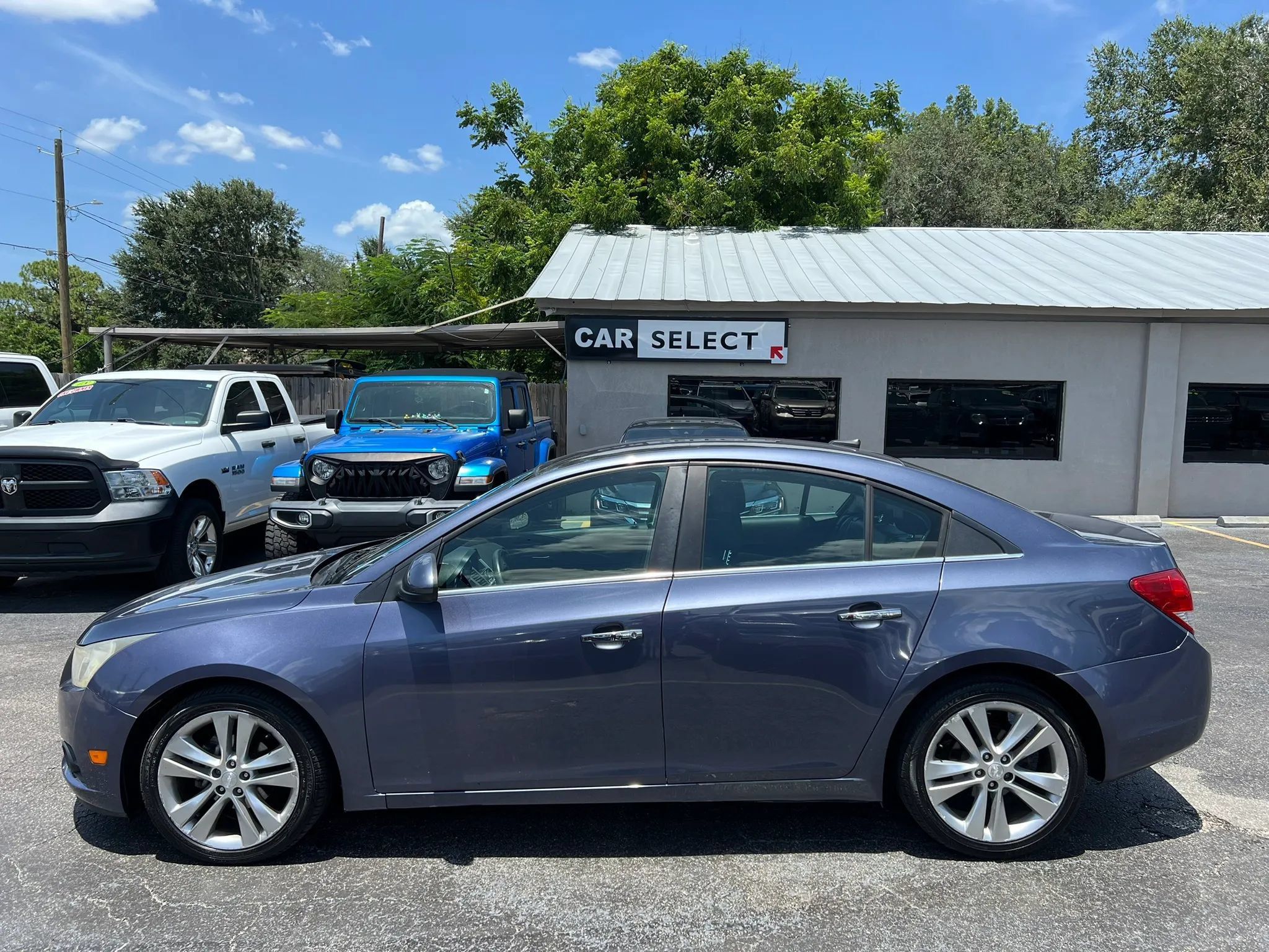 Used 2013 Chevrolet Cruze LTZ w/ Enhanced Safety Package FWD image 7