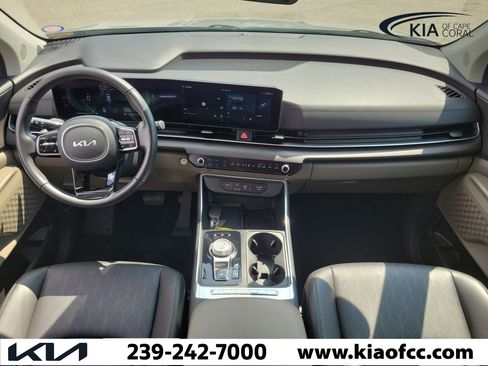 Certified 2025 Kia Carnival EX FWD image 18