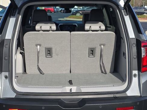 Used 2023 GMC Acadia SLT w/ Preferred Package image 13