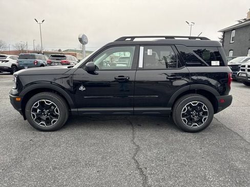 New 2025 Ford Bronco Sport Outer Banks image 2