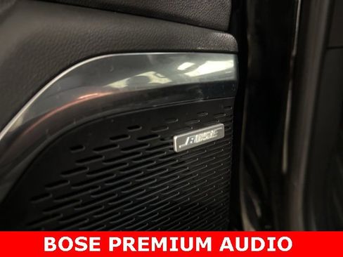 Used 2025 GMC Acadia Elevation image 12