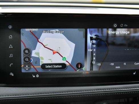 Used 2024 Nissan Ariya FWD image 23