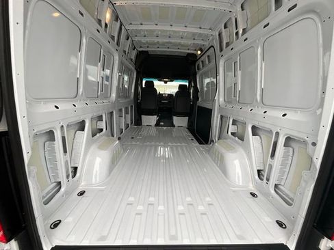 New 2024 Mercedes-Benz Sprinter 2500 w/ Acoustic Package image 10