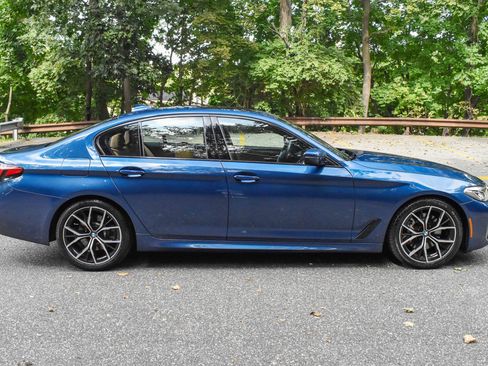 Used 2022 BMW 530i xDrive w/ M Sport Package image 10
