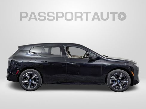 Used 2023 BMW iX xDrive50 w/ Sport Package AWD/4WD image 8