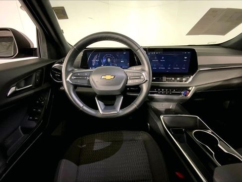 Used 2025 Chevrolet Equinox LT FWD image 5