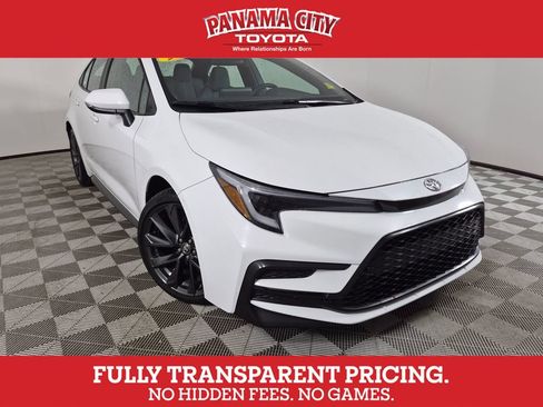 Used 2025 Toyota Corolla SE FWD image 1