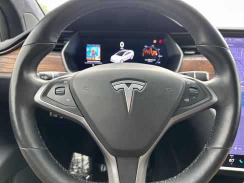 Used 2020 Tesla Model X Long Range image 22