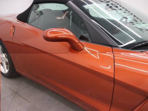 Used 2005 Chevrolet Corvette Convertible w/ Preferred Equipment Group RWD image 21