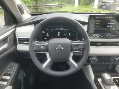 New 2026 Mitsubishi Outlander SE AWD/4WD image 15