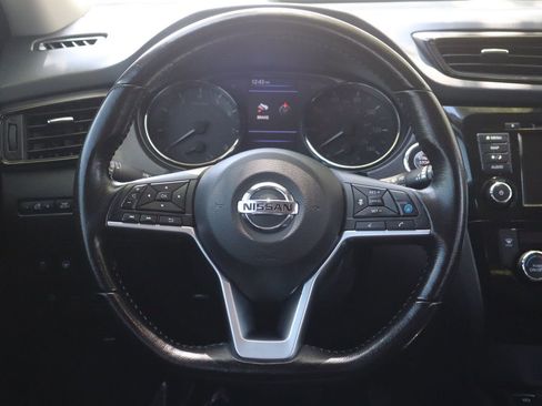 Used 2020 Nissan Rogue SV w/ Premium Package AWD/4WD image 18