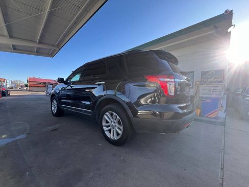 Used 2014 Ford Explorer XLT w/ Equipment Group 202A FWD image 5