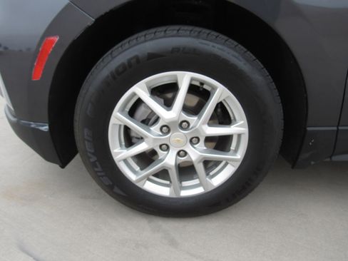 Used 2023 Chevrolet Equinox LT FWD image 4