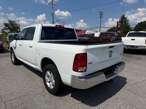 Used 2019 RAM 1500 Classic SLT AWD/4WD image 5