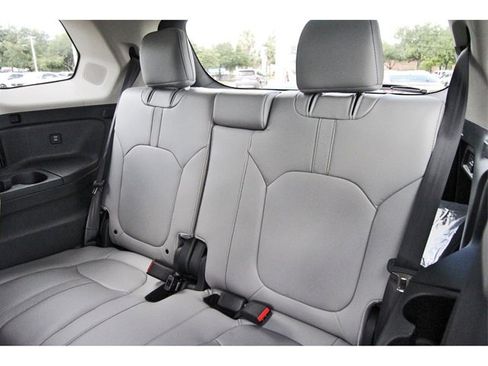 New 2025 Honda Pilot Touring image 12