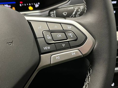 New 2025 Volkswagen Taos SE image 27