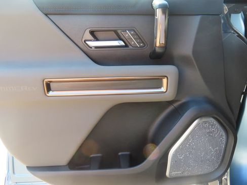 Used 2024 GMC Hummer EV 3X w/ Omega Edition AWD/4WD image 11