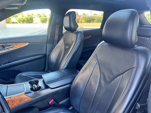 Used 2019 Lincoln Nautilus Reserve AWD/4WD image 30