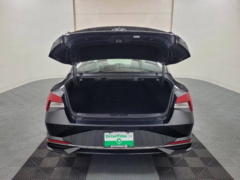 Used 2021 Hyundai Elantra Limited FWD image 29