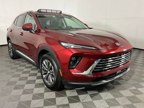 Used 2024 Buick Envision Preferred image 3