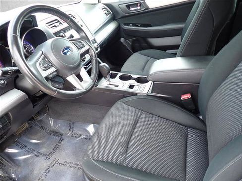 Used 2017 Subaru Outback 2.5i Premium AWD/4WD image 10