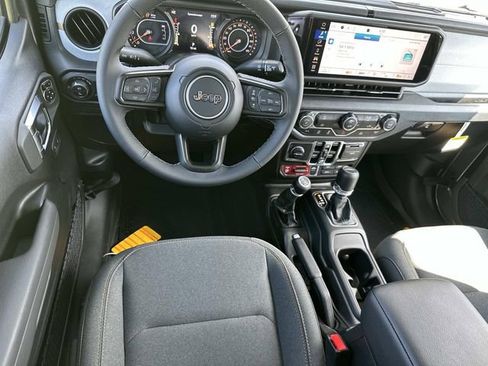 New 2025 Jeep Gladiator Willys image 23