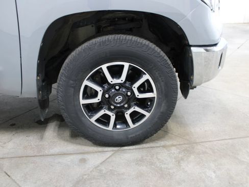 Used 2018 Toyota Tundra SR5 w/ TRD Off Road Package AWD/4WD image 42