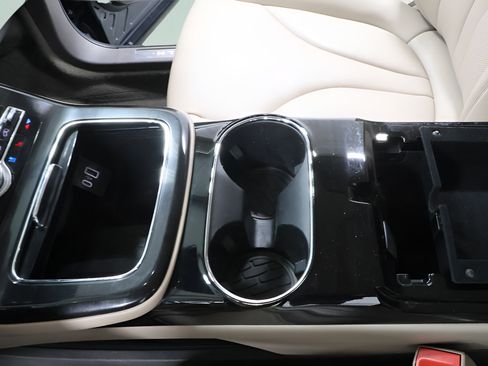 Used 2023 Lincoln Nautilus Reserve AWD/4WD image 21