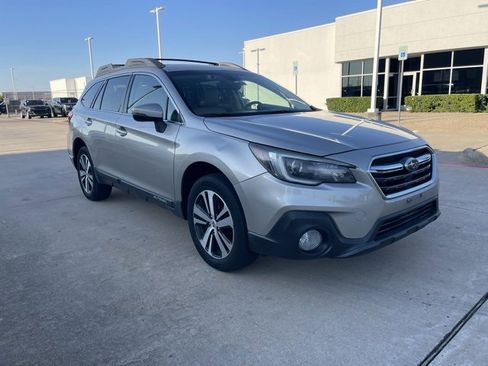 Used 2018 Subaru Outback 2.5i Limited image 3