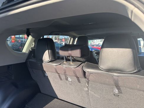 Used 2018 Toyota RAV4 XLE w/ Carpet Mat Package image 19