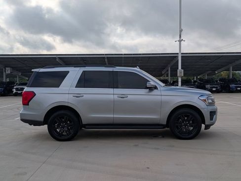 Used 2024 Ford Expedition XLT RWD image 6