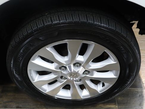 Used 2013 Toyota Sequoia Platinum RWD image 28