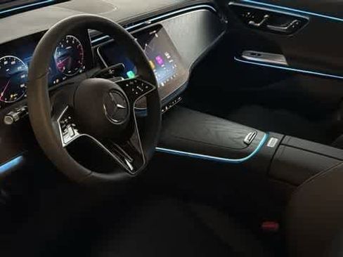 Used 2026 Mercedes-Benz E 350 4MATIC Sedan image 4