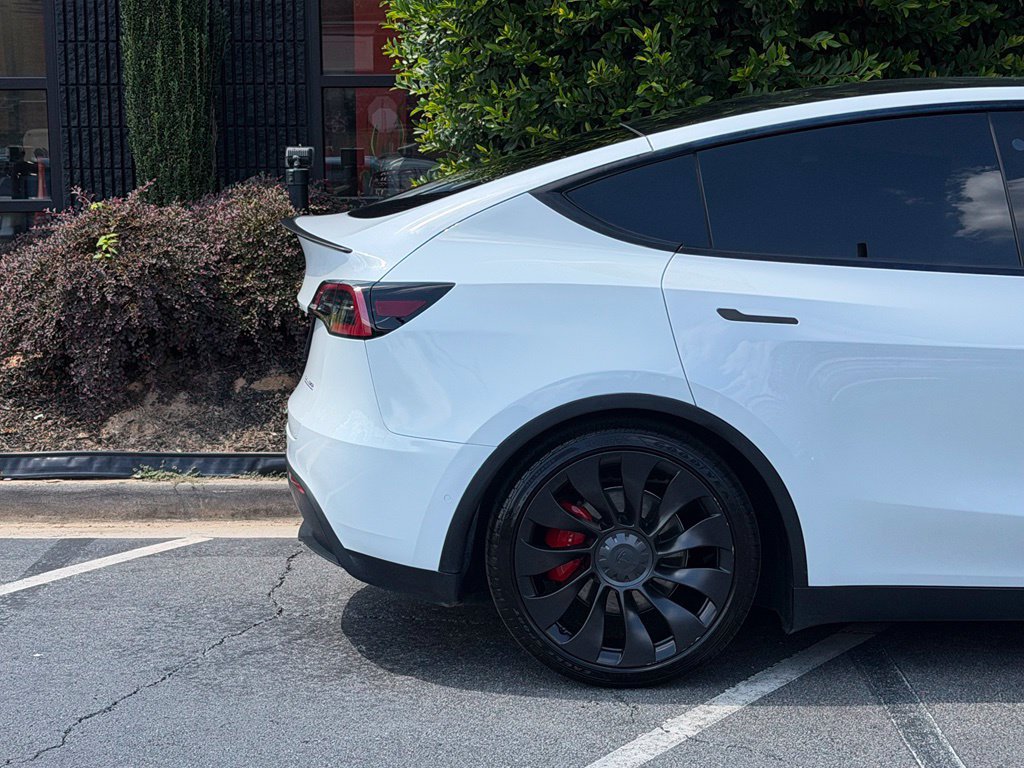 Used 2022 Tesla Model Y Performance AWD/4WD image 22