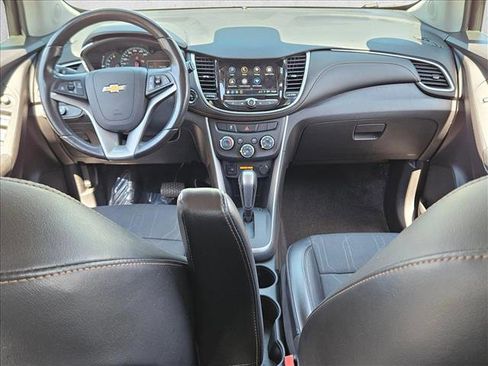 Used 2018 Chevrolet Trax LT w/ LT Convenience Package image 15