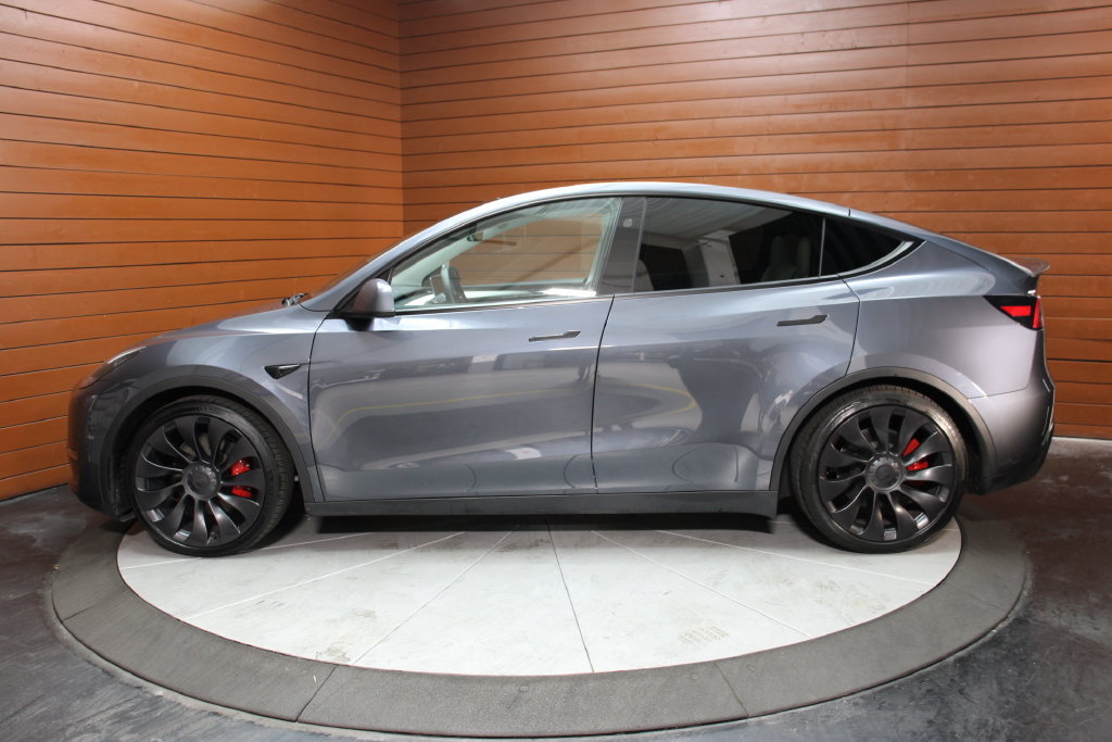 Used 2023 Tesla Model Y Performance AWD/4WD image 26