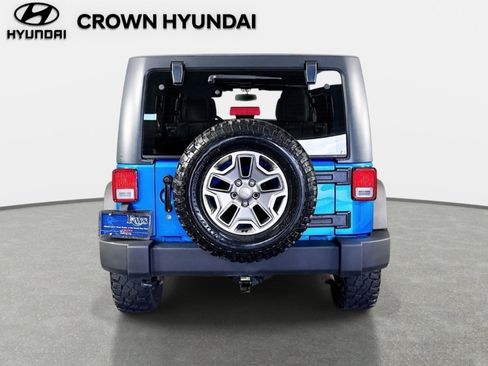 Used 2016 Jeep Wrangler Unlimited Rubicon w/ Connectivity Group AWD/4WD image 6
