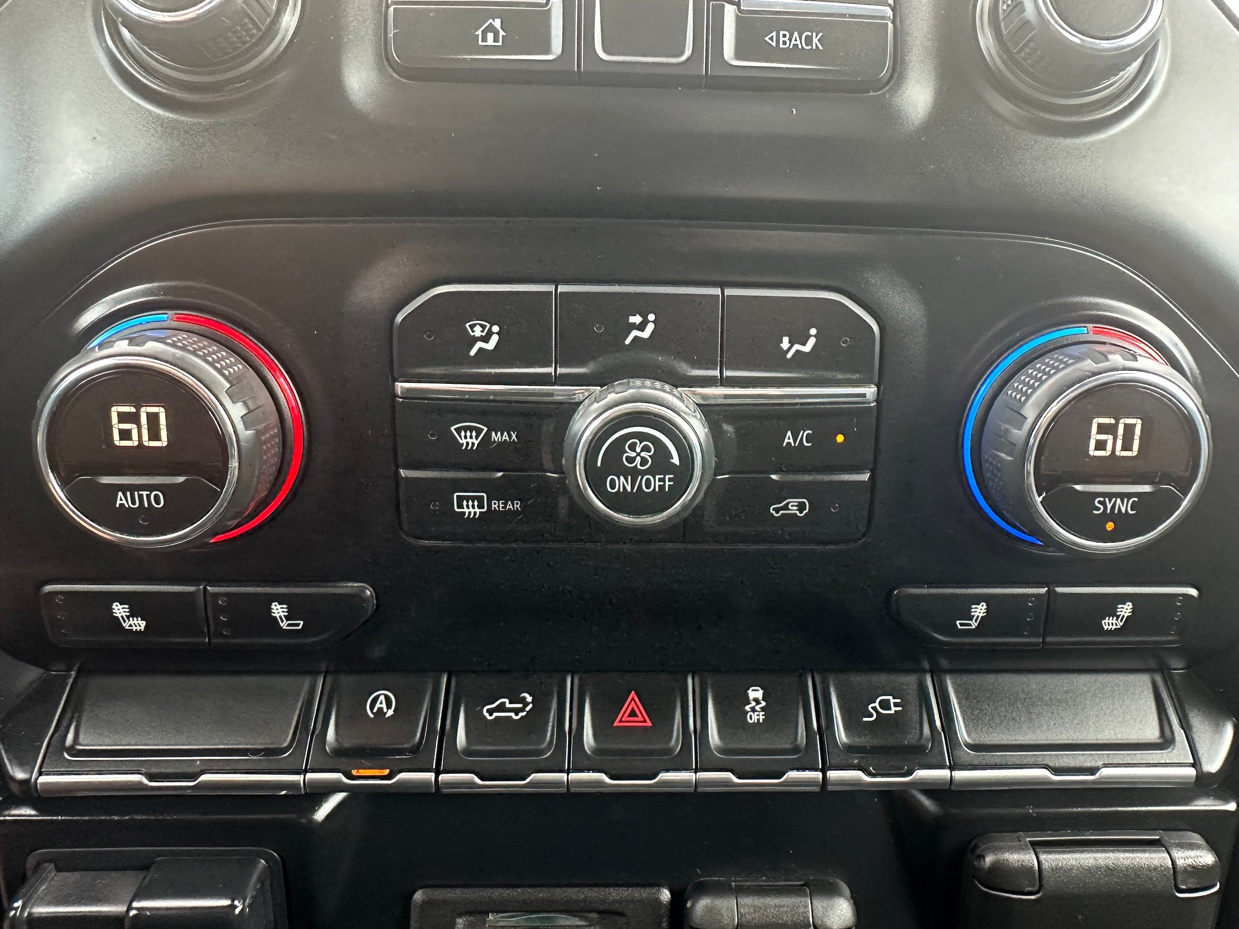 Used 2019 Chevrolet Silverado 1500 LT w/ All-Star Edition AWD/4WD image 18